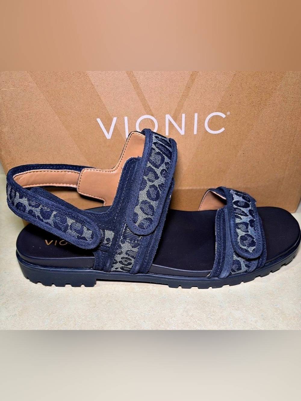 Vionic Cassidy Adjustable Strap Lug Sole Wms Leopard Print Navy Sandals NIB